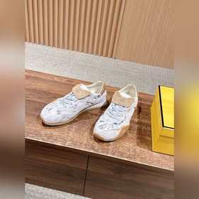 FENDI Новые спортивные туфли винтажном