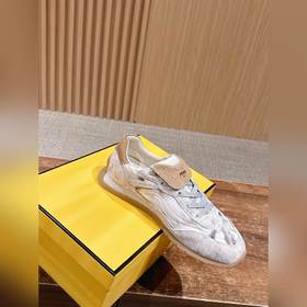 FENDI Новые спортивные туфли винтажном
