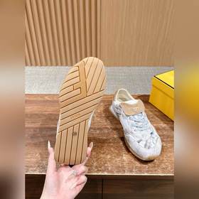 FENDI Новые спортивные туфли винтажном