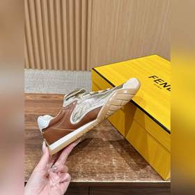 FENDI Новые спортивные туфли винтажном