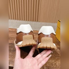 FENDI Новые спортивные туфли винтажном