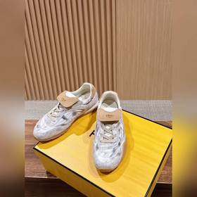 FENDI Новые спортивные туфли винтажном
