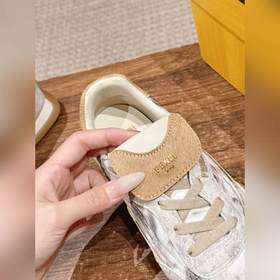 FENDI Новые спортивные туфли винтажном