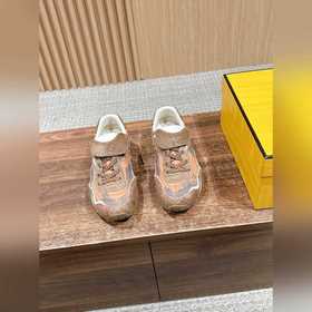 FENDI Новые спортивные туфли винтажном