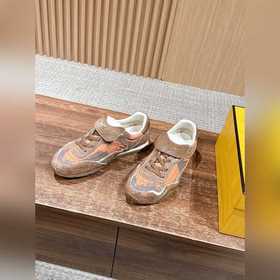 FENDI Новые спортивные туфли винтажном