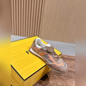 FENDI Новые спортивные туфли винтажном