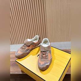 FENDI Новые спортивные туфли винтажном