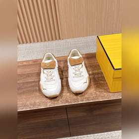 FENDI Новые спортивные туфли винтажном