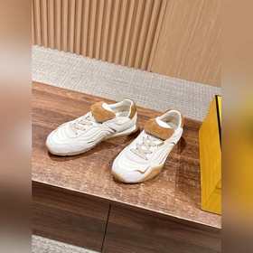 FENDI Новые спортивные туфли винтажном