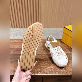 FENDI Новые спортивные туфли винтажном