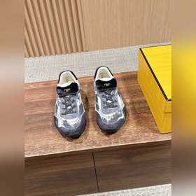 FENDI Новые спортивные туфли винтажном