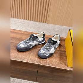 FENDI Новые спортивные туфли винтажном