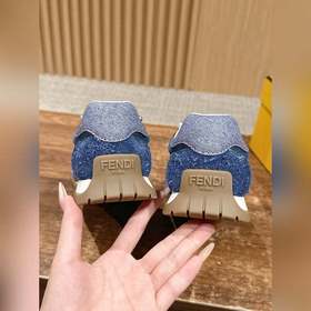 FENDI Новые спортивные туфли винтажном