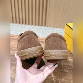 FENDI Новые низкие кроссовки в стиле «