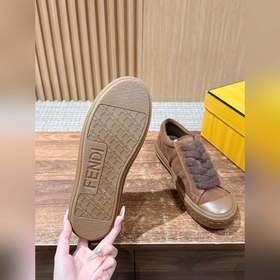 FENDI Новые низкие кроссовки в стиле «