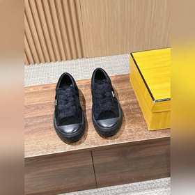 FENDI Новые низкие кроссовки в стиле «