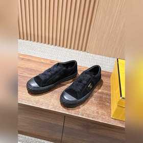 FENDI Новые низкие кроссовки в стиле «