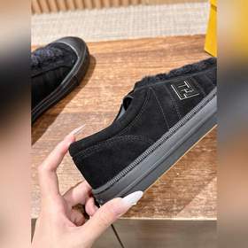 FENDI Новые низкие кроссовки в стиле «