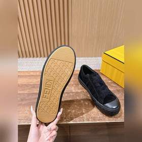 FENDI Новые низкие кроссовки в стиле «