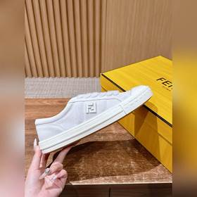 FENDI Новые низкие кроссовки в стиле «