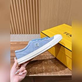 FENDI Новые низкие кроссовки в стиле «