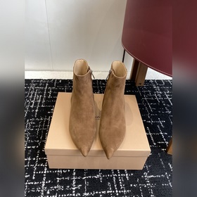 Gianvito Rossi Осень/Зима Подиум Новы