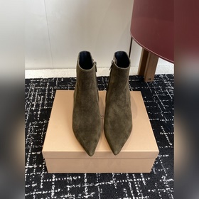 Gianvito Rossi Осень/Зима Подиум Новы