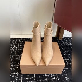 Gianvito Rossi Осень/Зима Подиум Новы
