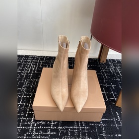 Gianvito Rossi Осень/Зима Подиум Новы