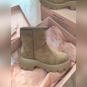 Снежные сапоги итальянского люксового