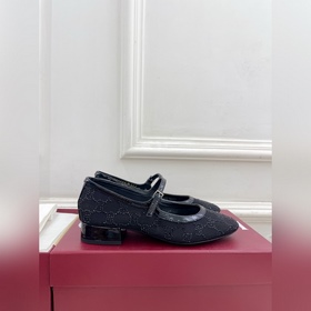 Gucci 25SS  Наконец-то появилась ф