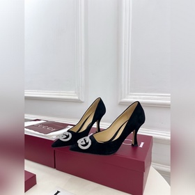 Gucci 25SS  Наконец-то появилась ф
