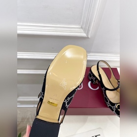 Gucci 25SS   Наконец-то вышла флаг