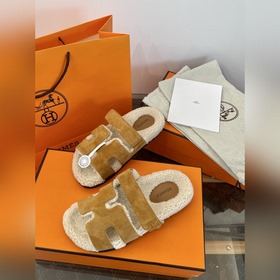 HERMES Классические тапочкиз плюша 