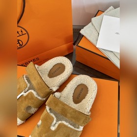 HERMES Классические тапочкиз плюша 