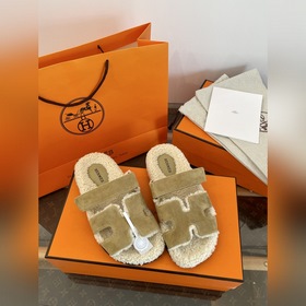 HERMES Классические тапочкиз плюша