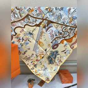 Незаменимый шелковый шарф Hermès для с