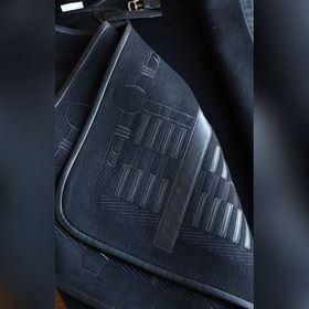 Высококачественная вышивка с отделкой 