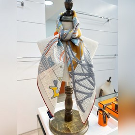 Двусторонняя шелковая косынка Hermès 9