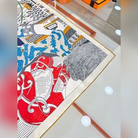 Двусторонняя шелковая косынка Hermès 9