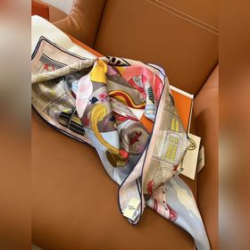 Шарф Hermès Parade 90 Square , розо