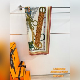 Шарф Hermès с ручной обработкой кра