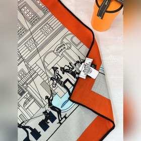 Шарф Hermès Parade 140 см в квадрате Р
