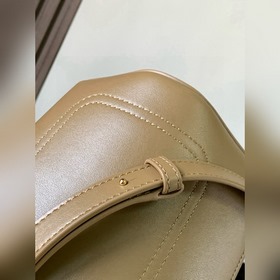 Сумка Pebble Bucket из мягкой кожи с з