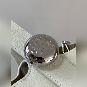 Сумка Pebble Bucket из мягкой кожи с з