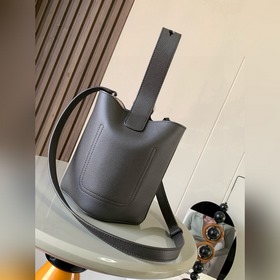 Сумка Pebble Bucket Сумка Pebble, изго