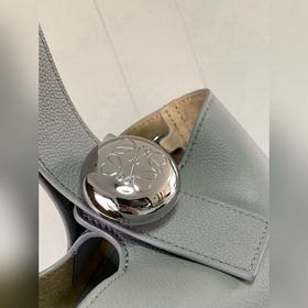 Сумка Pebble Bucket из мягкой кожи с з