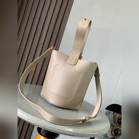 Сумка Pebble Bucket Сумка Pebble, изго