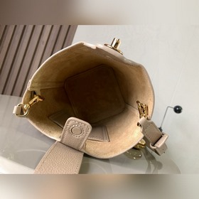 Сумка Pebble Bucket Сумка Pebble, изго