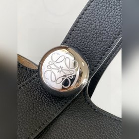 Сумка Pebble Bucket из мягкой кожи с з